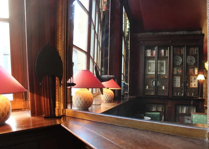 Saint Sulpice מלון *