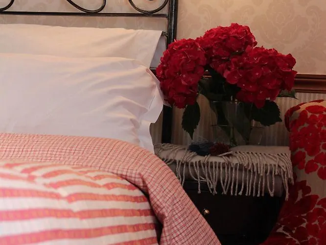 Saint Sulpice Hotel *