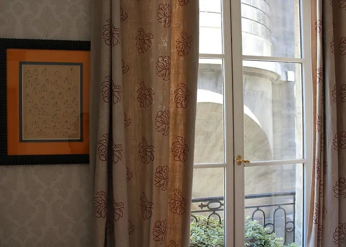 Saint Sulpice ホテル パリ