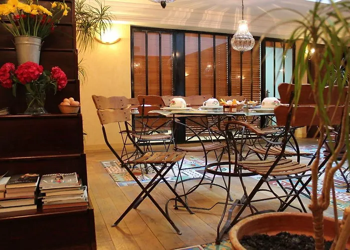 Saint Sulpice Hotel *