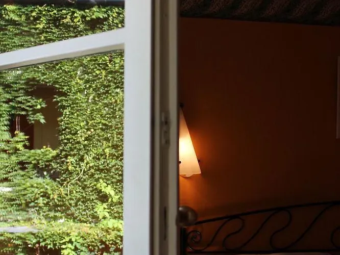 Saint Sulpice Hotel *