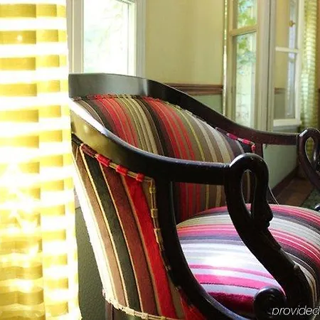 Hotell Saint Sulpice *