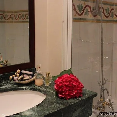 Saint Sulpice Hotell *